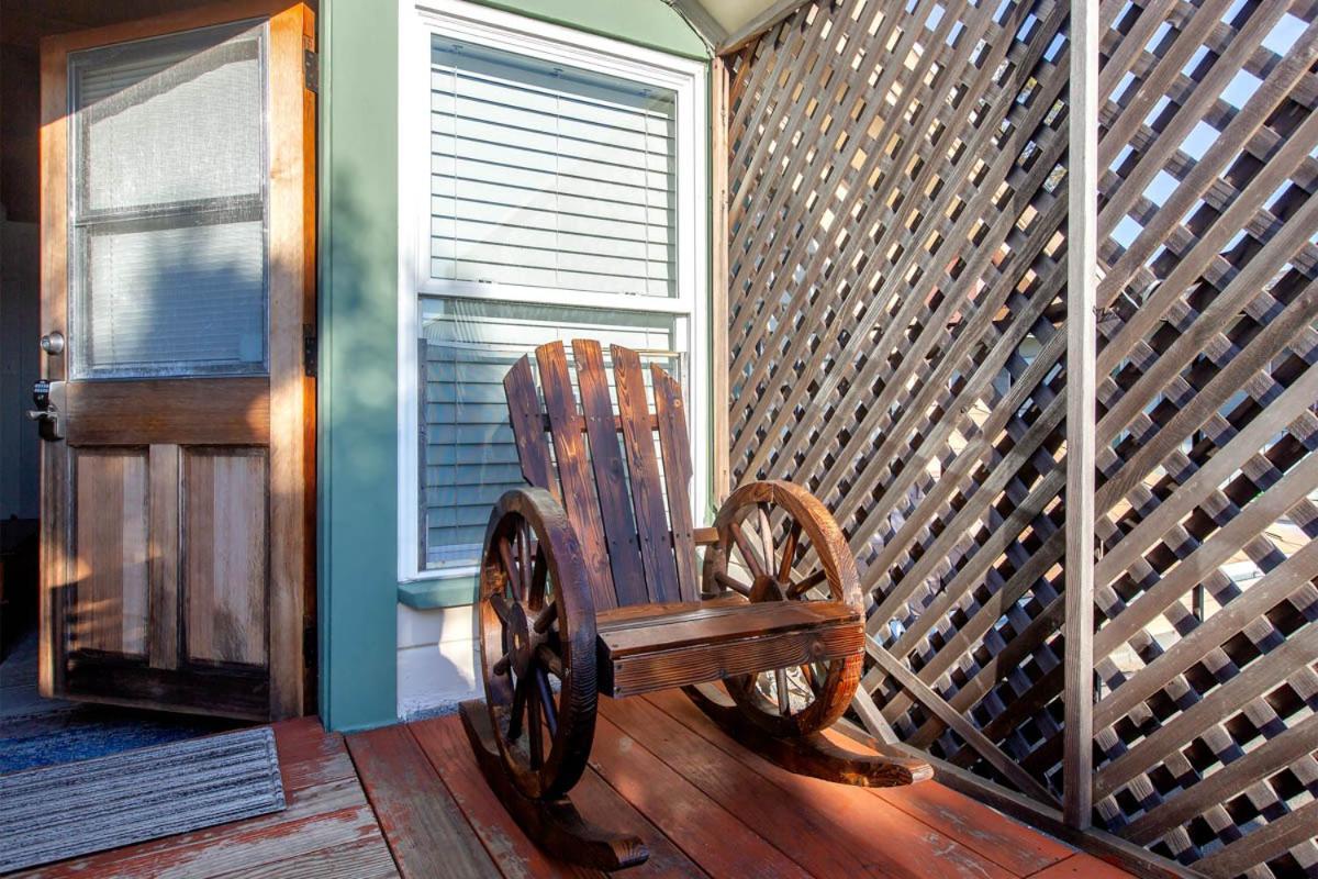 Alameda 3Br Unique Victorian Penthouse With Deck And Outdoor Furniture, Ac, 3 Blocks To Beach & Shopping Center & 2 Free Parking Spaces 外观 照片